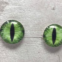 Green glass eye cabochons in sizes 6mm to 40mm dragon eyes cat iris (010)