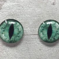 Green glass eye cabochons in sizes 6mm to 40mm flat back eyes, sew on eyes, eyes with posts dragon eyes cat iris (033)