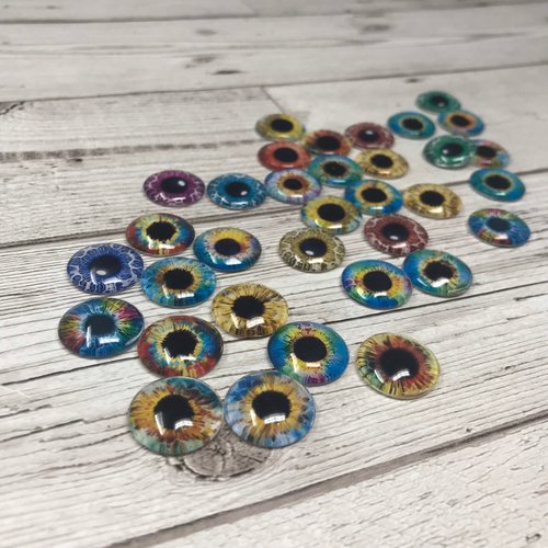 Green glass eye cabochons in sizes 6mm to 40mm dragon eyes cat snake boa python iris (038)