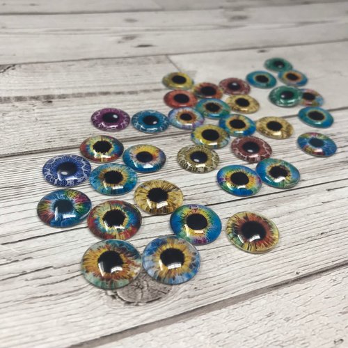 Green and blue glass eye cabochons in sizes 6mm to 40mm dragon eyes cat iris snake eyes lizard(035)