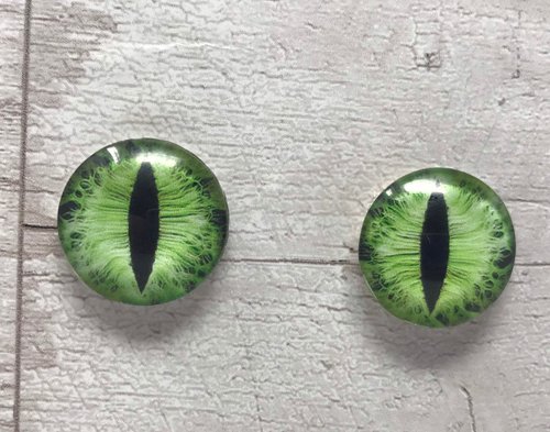 Green glass eye cabochons in sizes 6mm to 40mm dragon eyes cat iris (010)